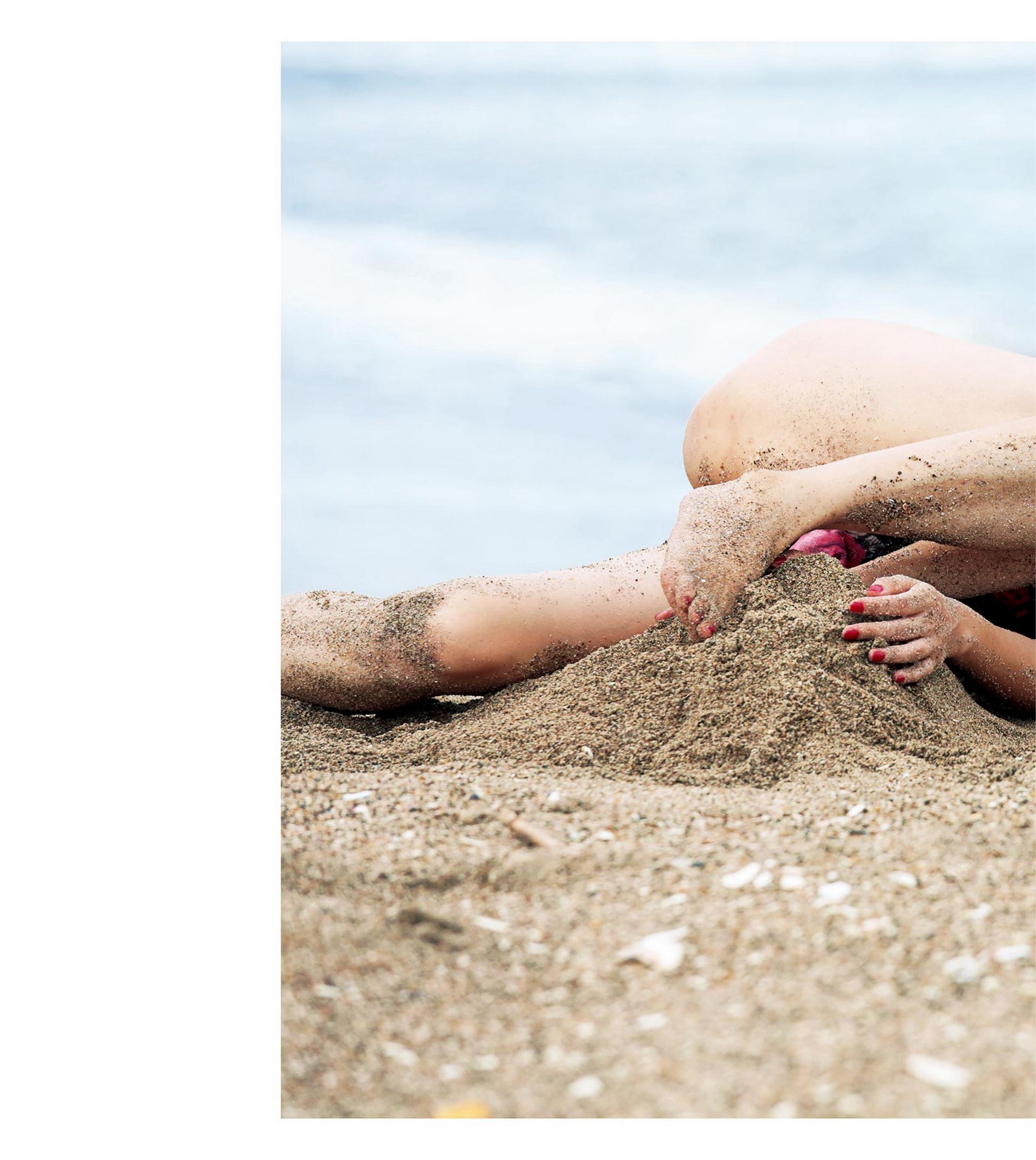 橋本マナミ写真集 『MANAMI BY KISHIN』(2014.12.08)